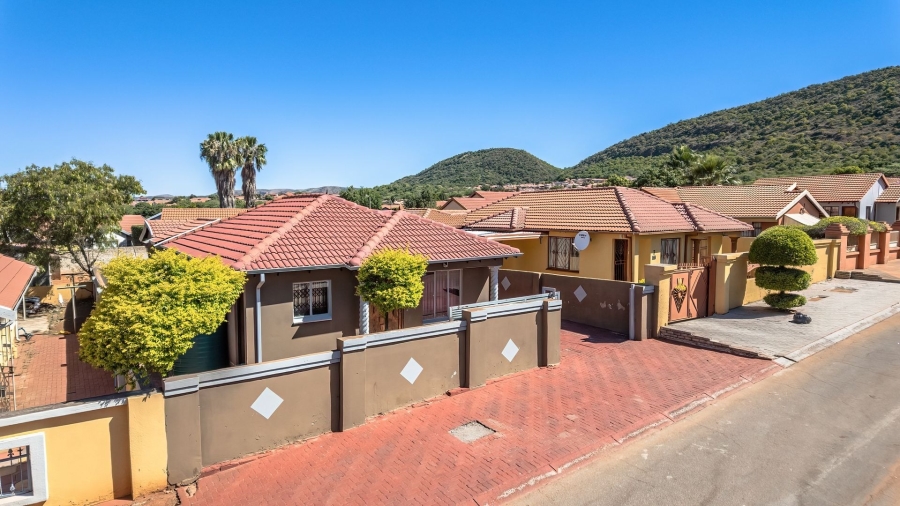 To Let 5 Bedroom Property for Rent in Tlhabane North West